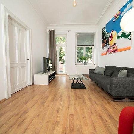 White 60 Qm Apartment - Zentral - Balkon - Messe デュッセルドルフ エクステリア 写真