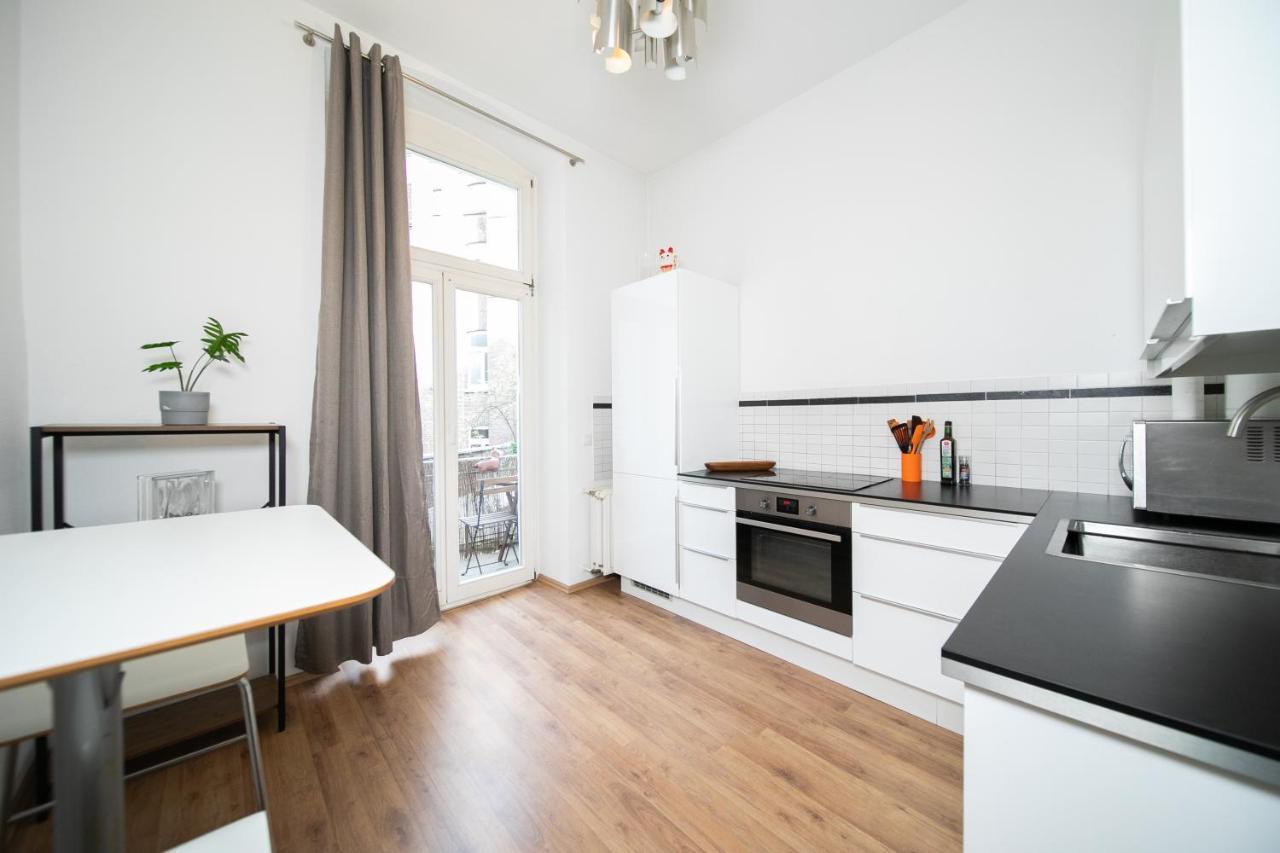 White 60 Qm Apartment - Zentral - Balkon - Messe デュッセルドルフ エクステリア 写真