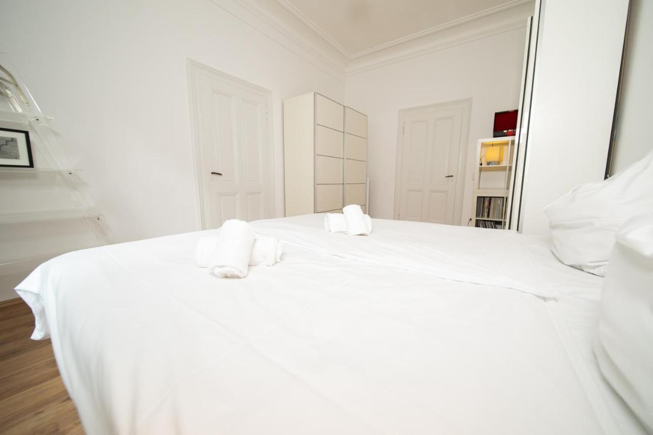 White 60 Qm Apartment - Zentral - Balkon - Messe デュッセルドルフ エクステリア 写真